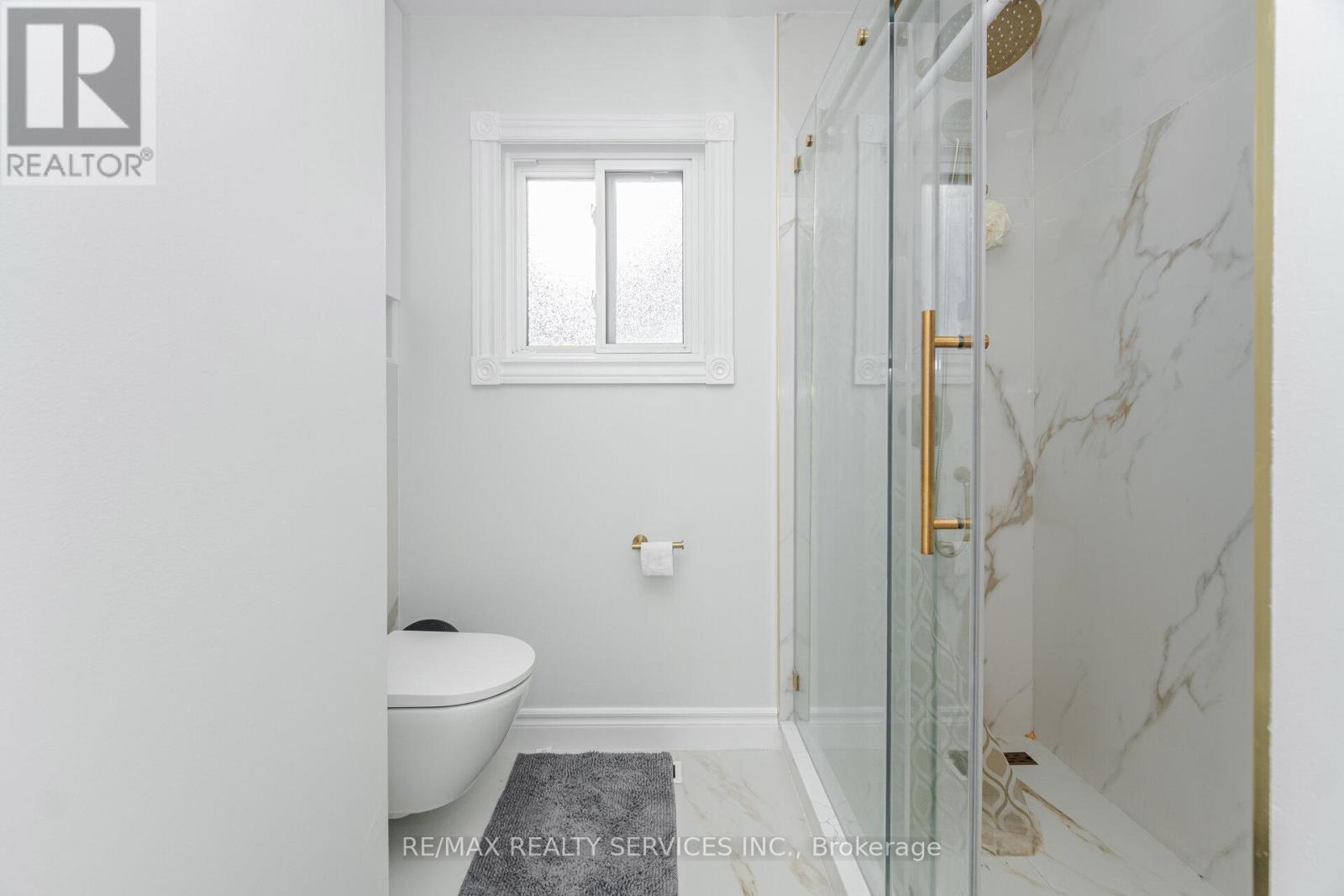 Photo 35 of 59 Hullen Crescent, Toronto ON