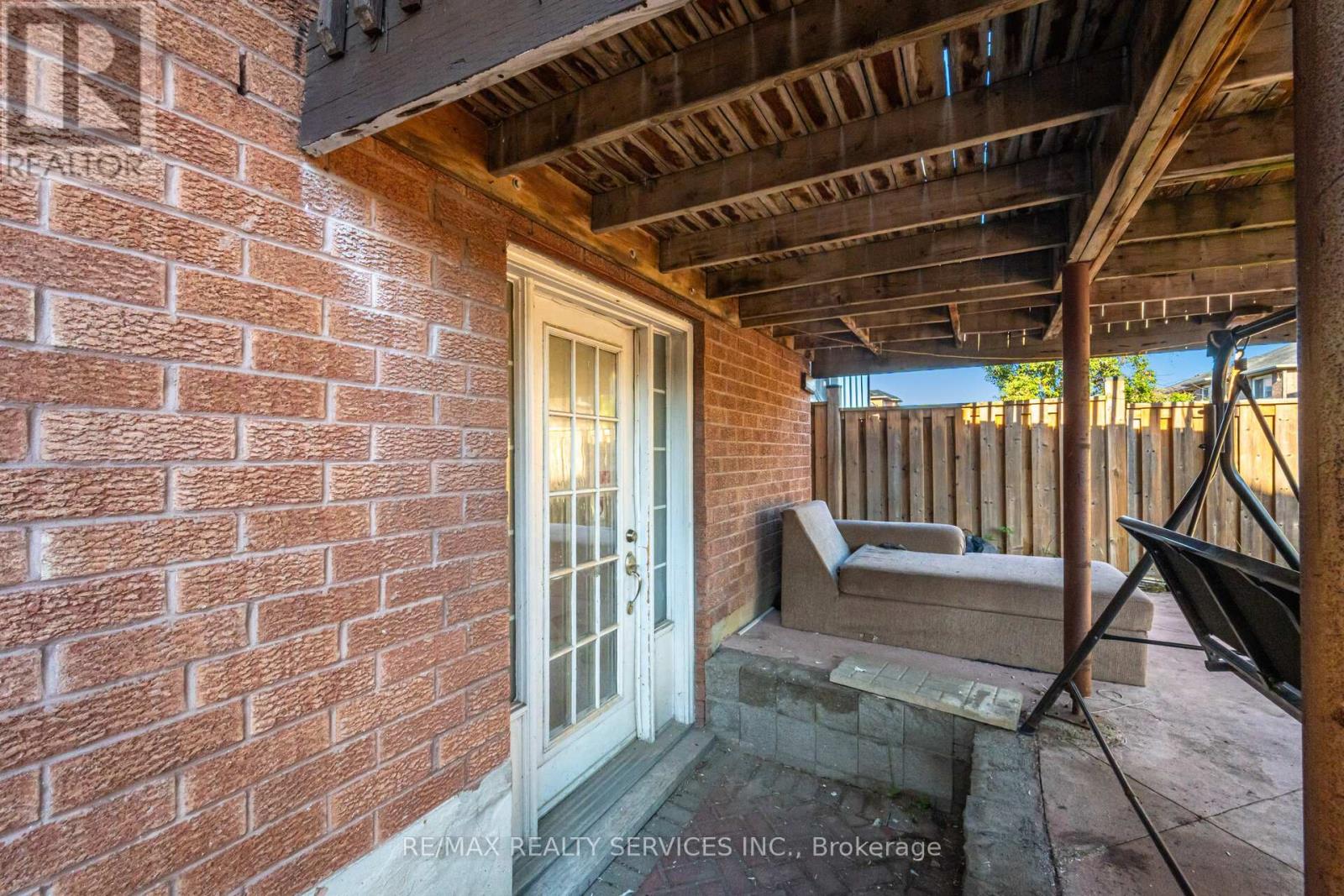 Photo 37 of 59 Hullen Crescent, Toronto ON