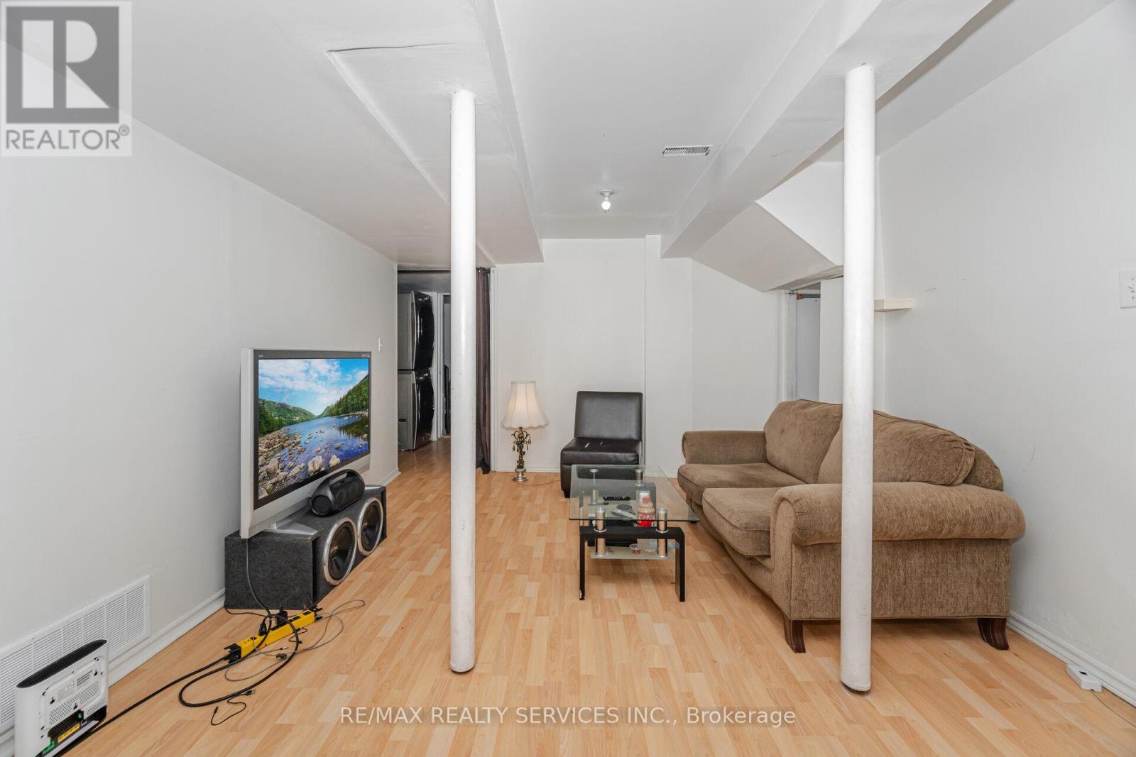 Photo 39 of 59 Hullen Crescent, Toronto ON