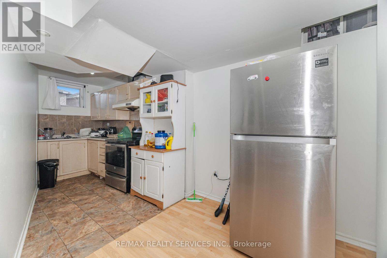 Photo 41 of 59 Hullen Crescent, Toronto ON