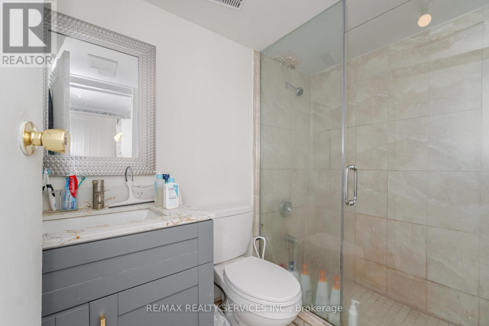 Photo 42 of 59 Hullen Crescent, Toronto ON