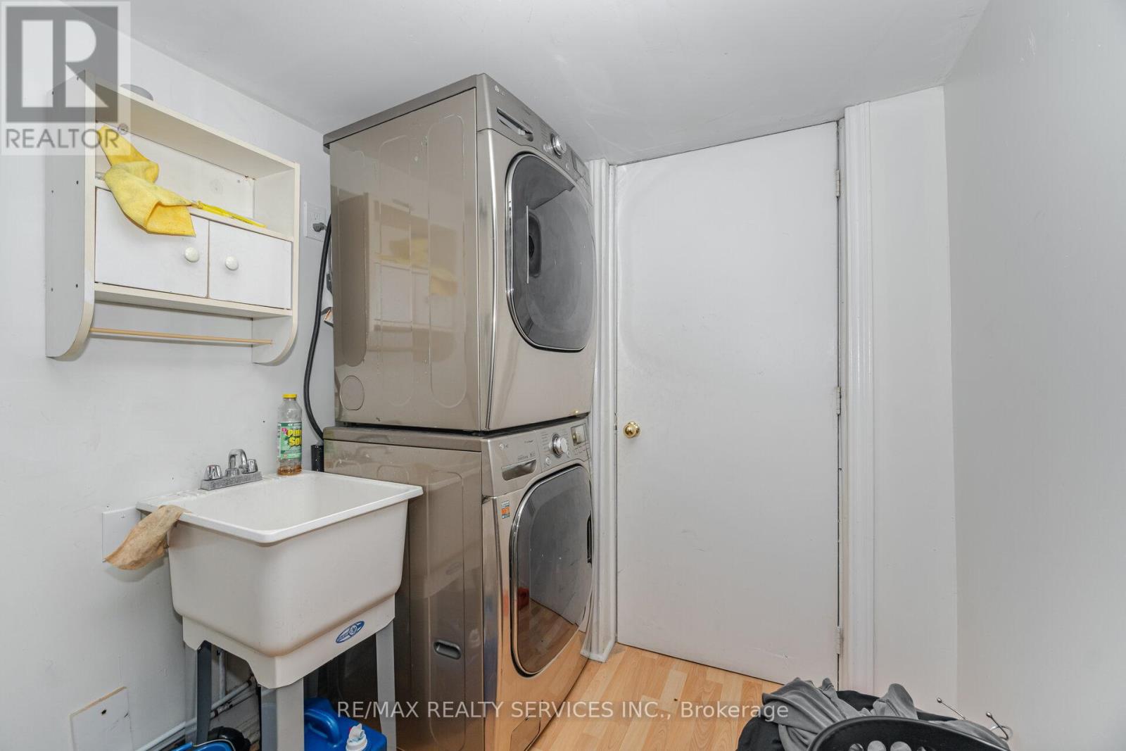 Photo 43 of 59 Hullen Crescent, Toronto ON
