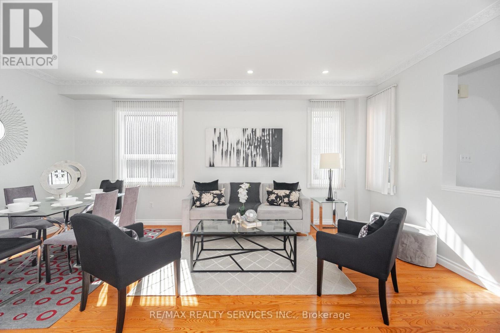 Photo 7 of 59 Hullen Crescent, Toronto ON