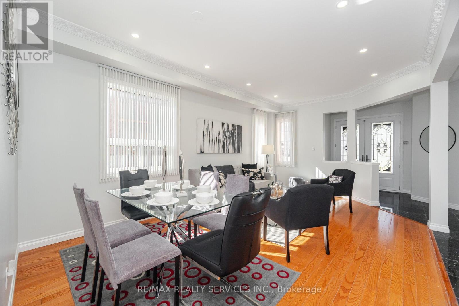 Photo 9 of 59 Hullen Crescent, Toronto ON