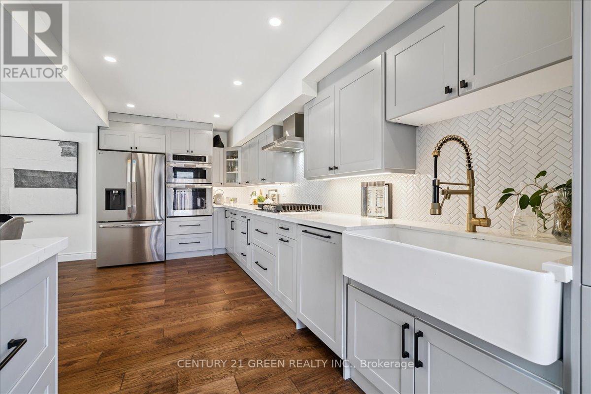 Photo 12 of 223 Odonoghue Avenue, Oakville ON