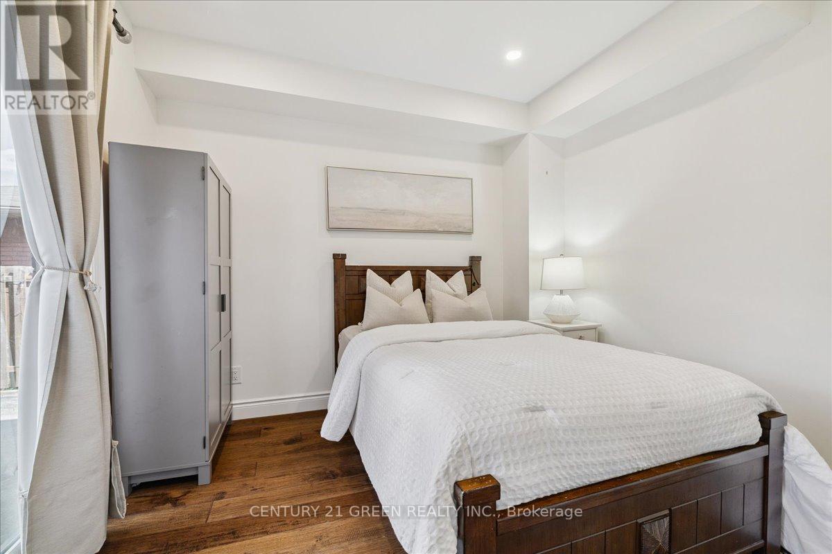 Photo 15 of 223 Odonoghue Avenue, Oakville ON