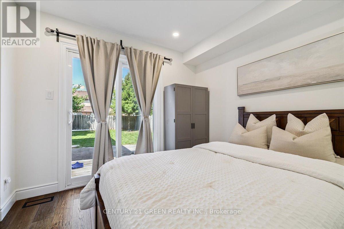 Photo 16 of 223 Odonoghue Avenue, Oakville ON
