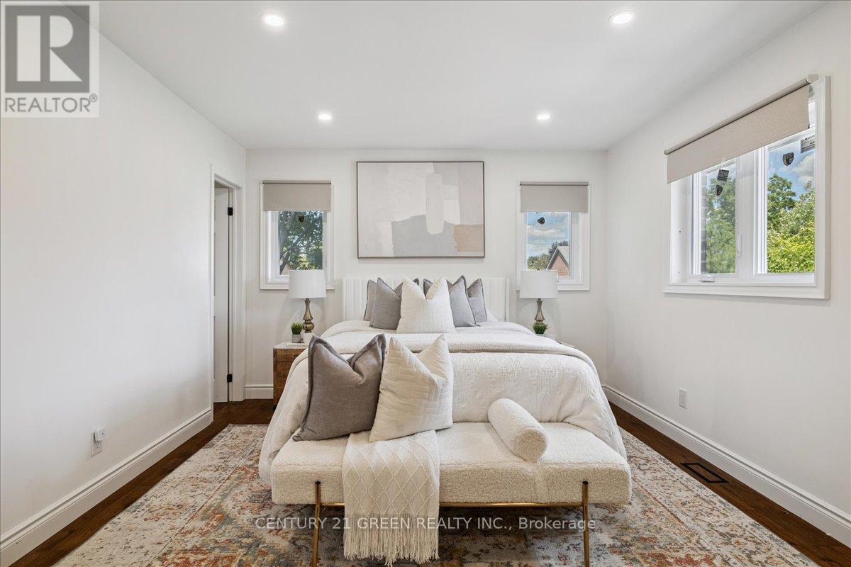 Photo 20 of 223 Odonoghue Avenue, Oakville ON