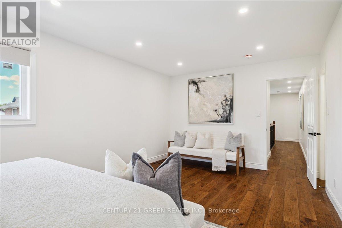 Photo 21 of 223 Odonoghue Avenue, Oakville ON