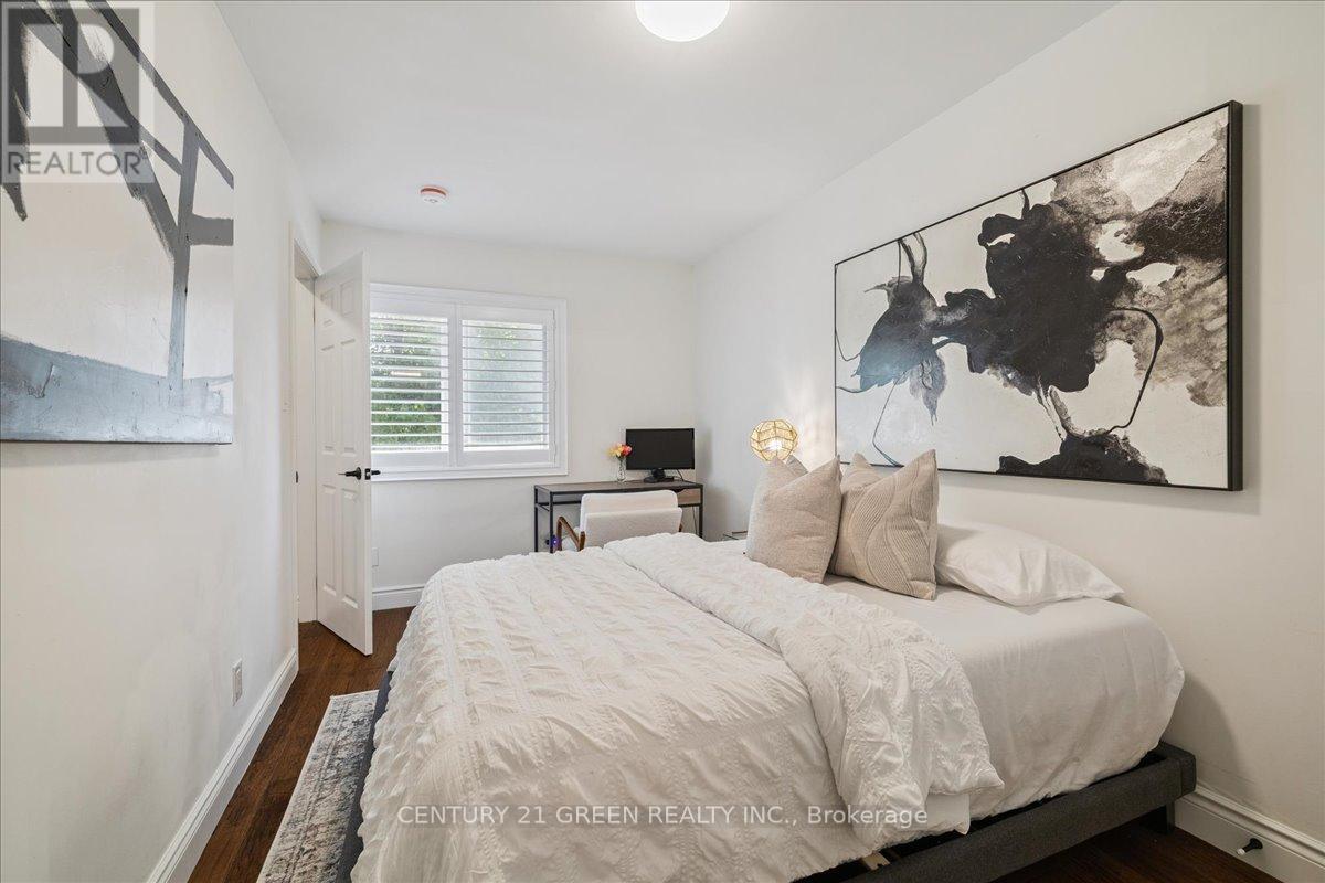 Photo 25 of 223 Odonoghue Avenue, Oakville ON