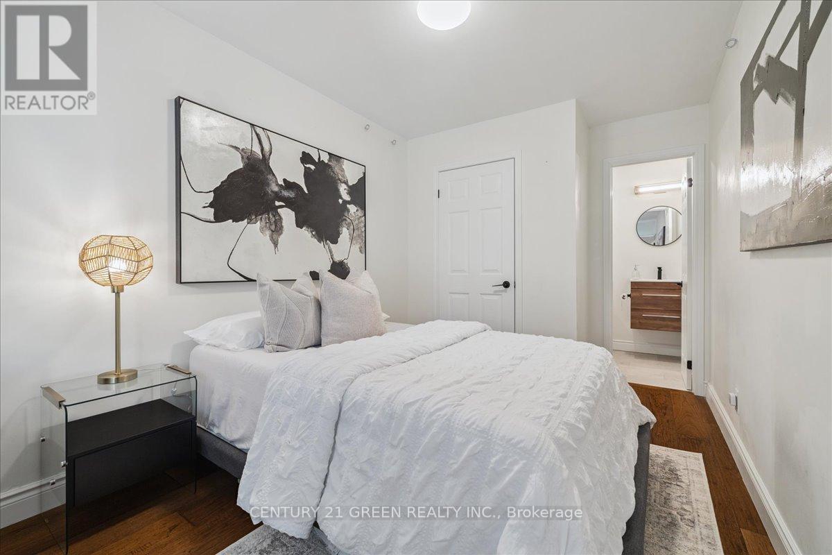 Photo 26 of 223 Odonoghue Avenue, Oakville ON
