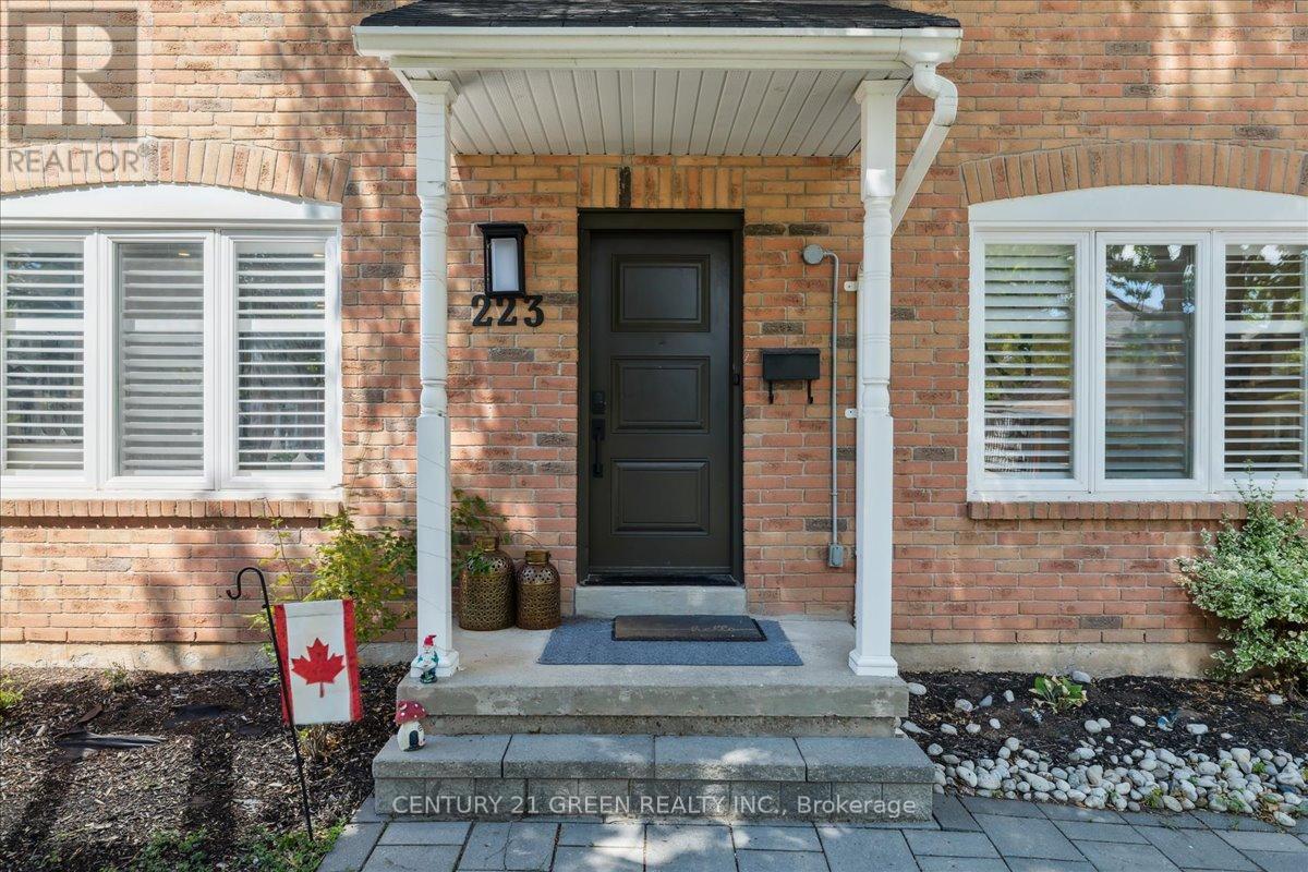 Photo 3 of 223 Odonoghue Avenue, Oakville ON