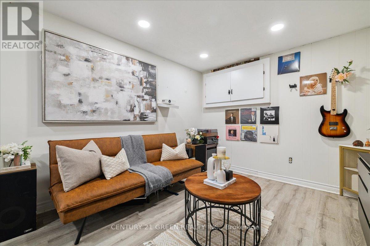 Photo 33 of 223 Odonoghue Avenue, Oakville ON