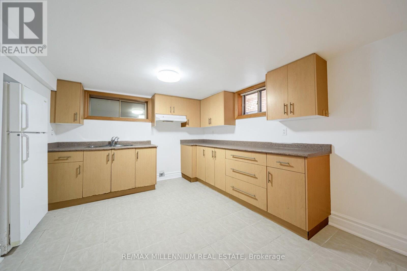 Photo 16 of 226 Falstaff Avenue, Toronto ON
