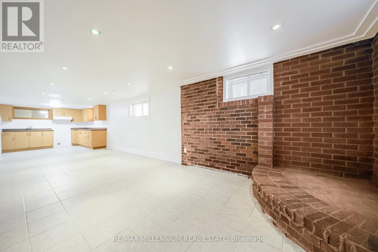 Photo 17 of 226 Falstaff Avenue, Toronto ON
