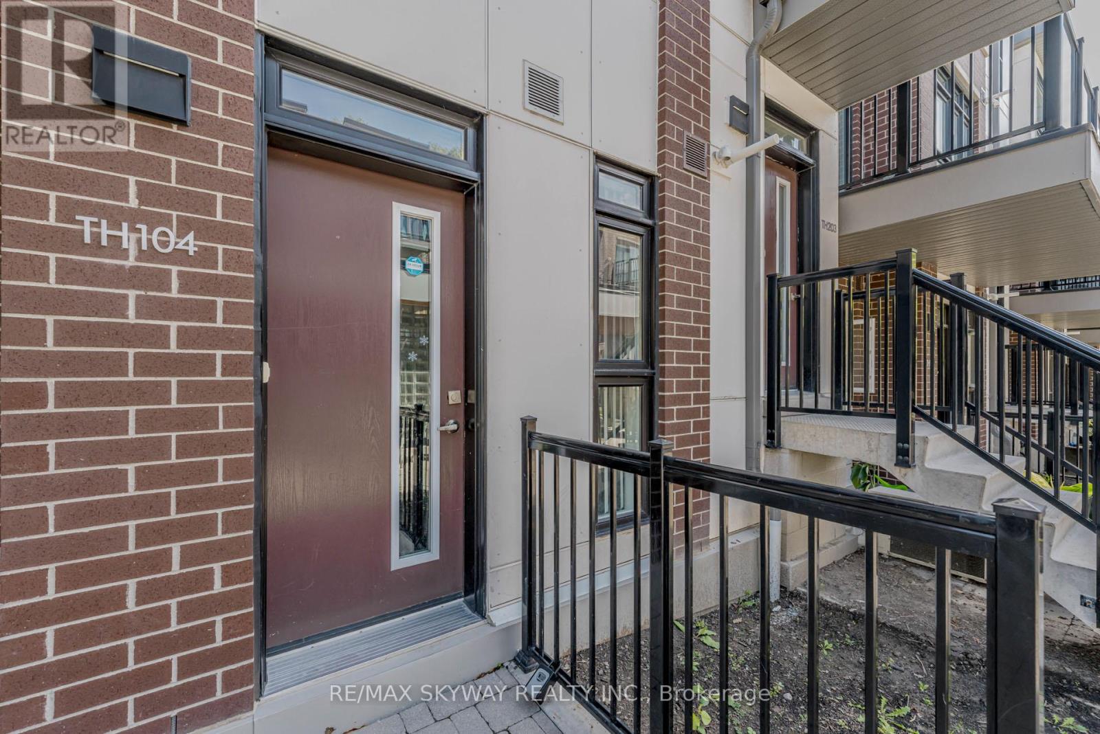 Photo 12 of 104 100 Canon Jackson Drive, Toronto ON
