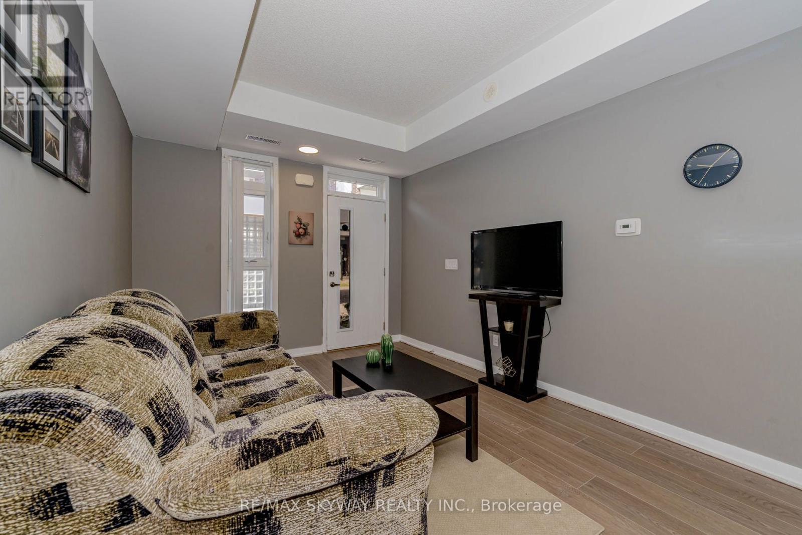 Photo 16 of 104 100 Canon Jackson Drive, Toronto ON