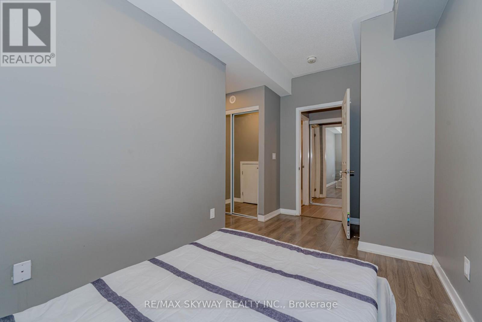 Photo 32 of 104 100 Canon Jackson Drive, Toronto ON