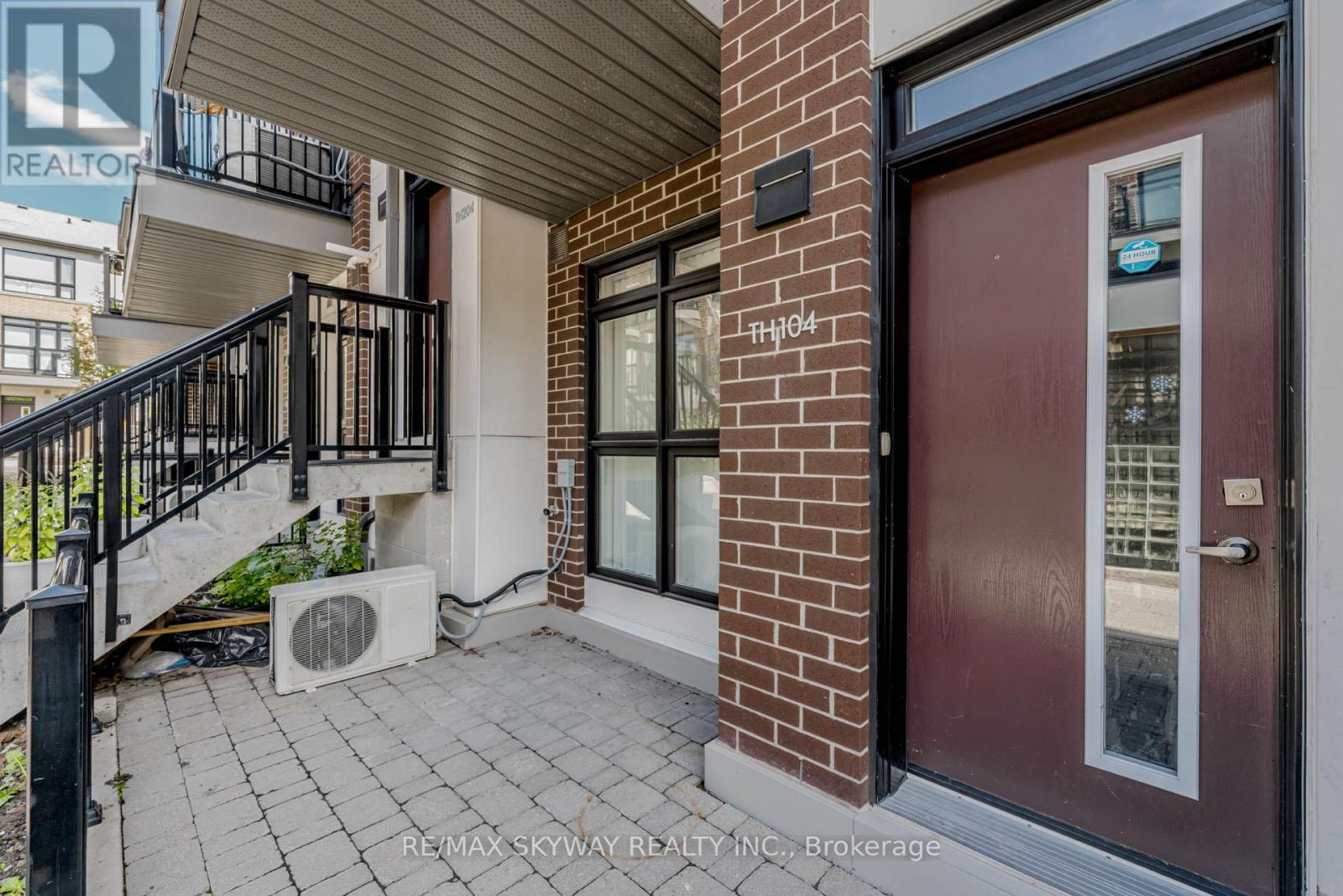 Photo 8 of 104 100 Canon Jackson Drive, Toronto ON