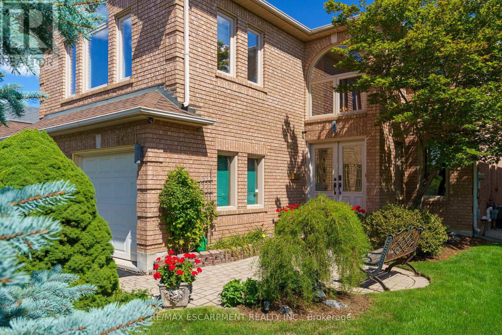Photo 4 of 6451 Alderwood Trail, Mississauga ON