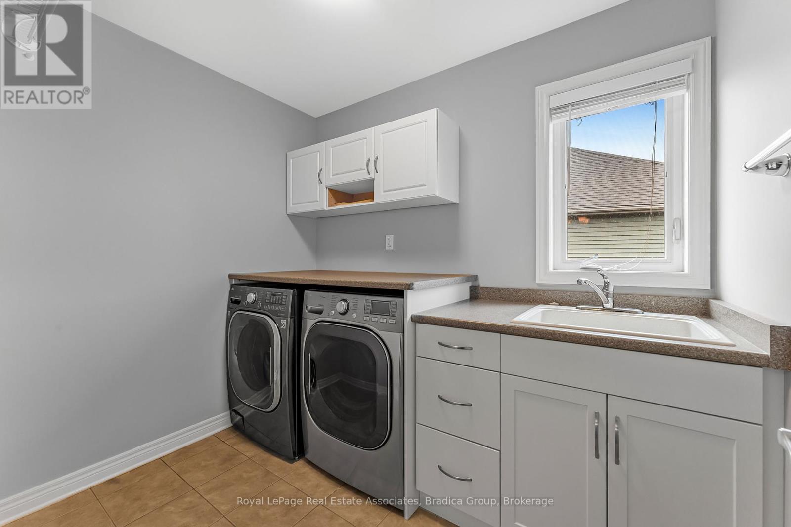 Photo 16 of 17 Trailwood Drive, Welland ON