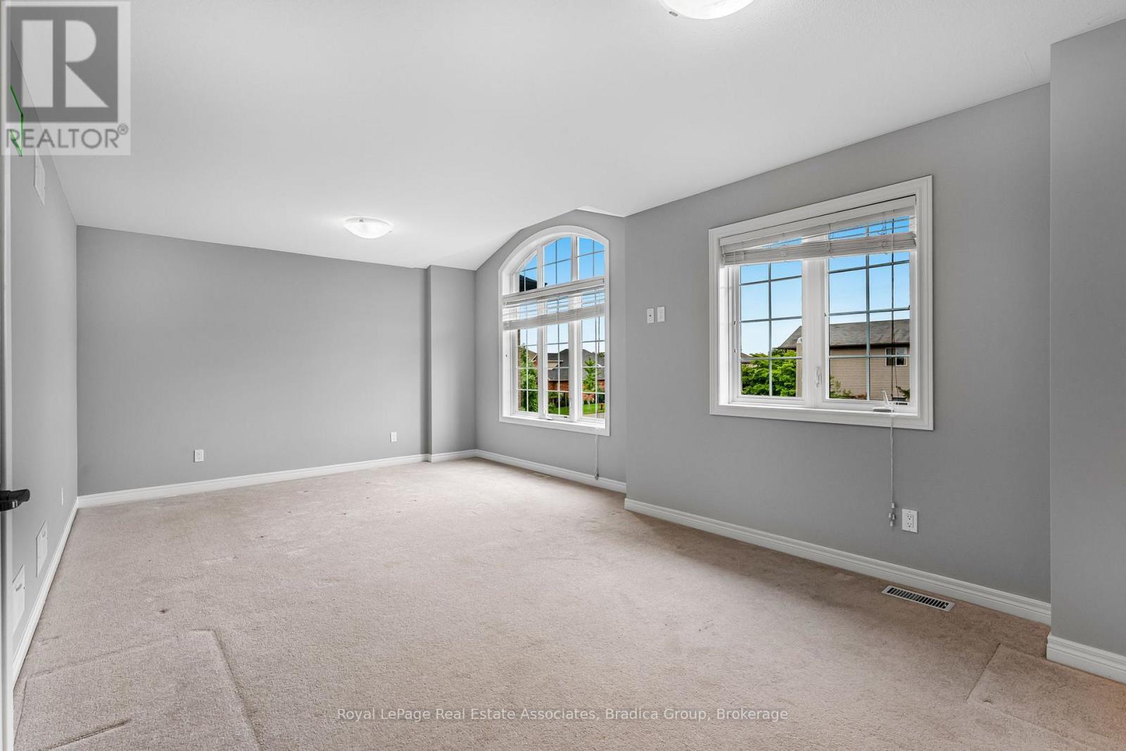 Photo 19 of 17 Trailwood Drive, Welland ON