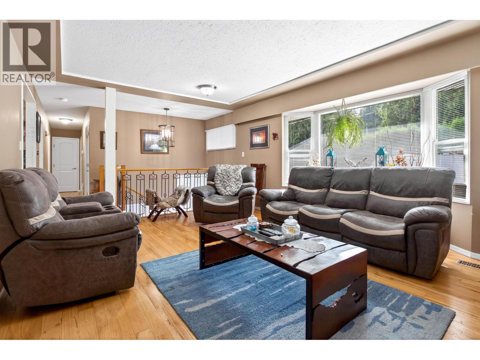 Photo 12 of 12380 216 Street, Maple Ridge BC