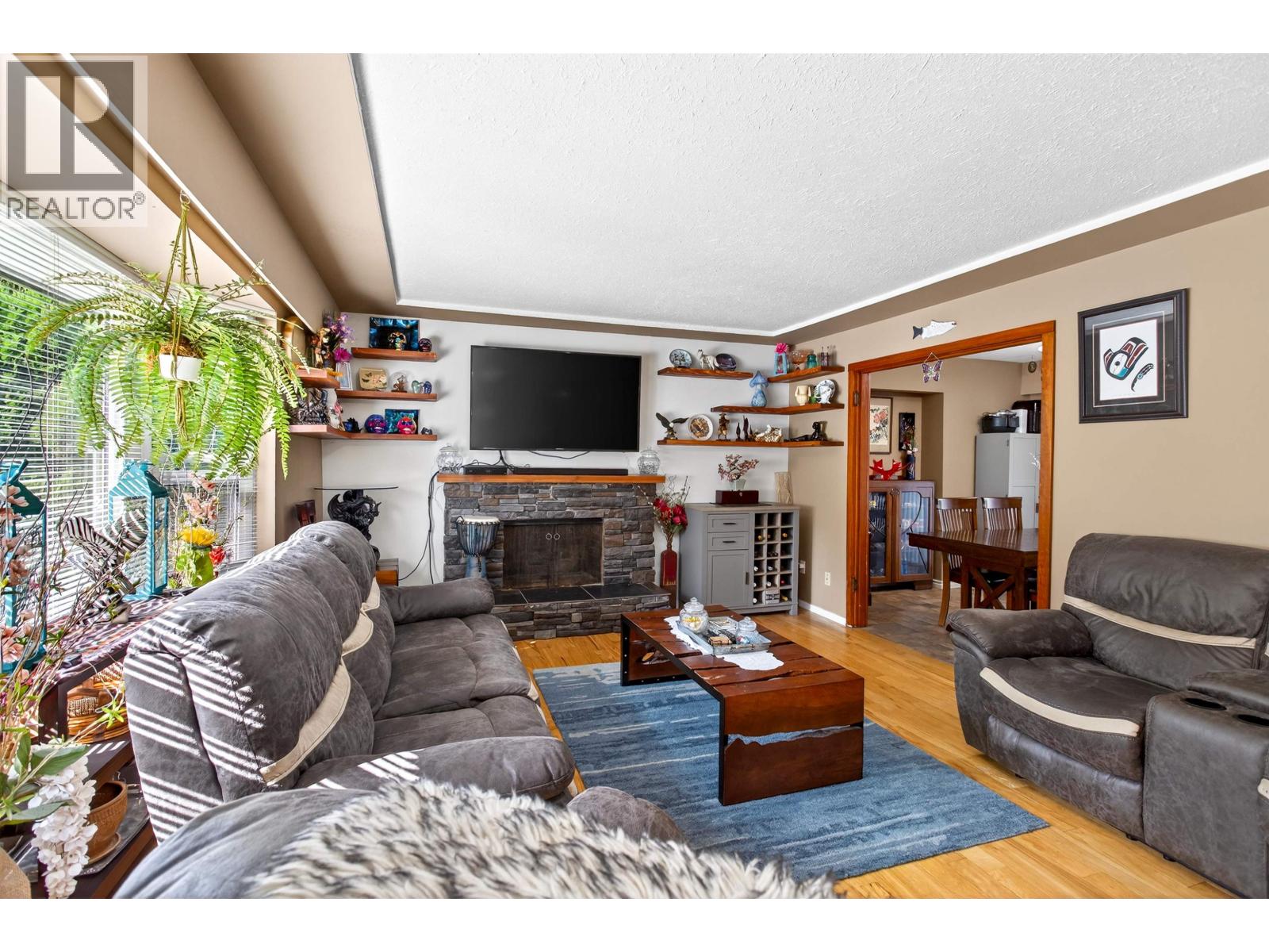 Photo 14 of 12380 216 Street, Maple Ridge BC