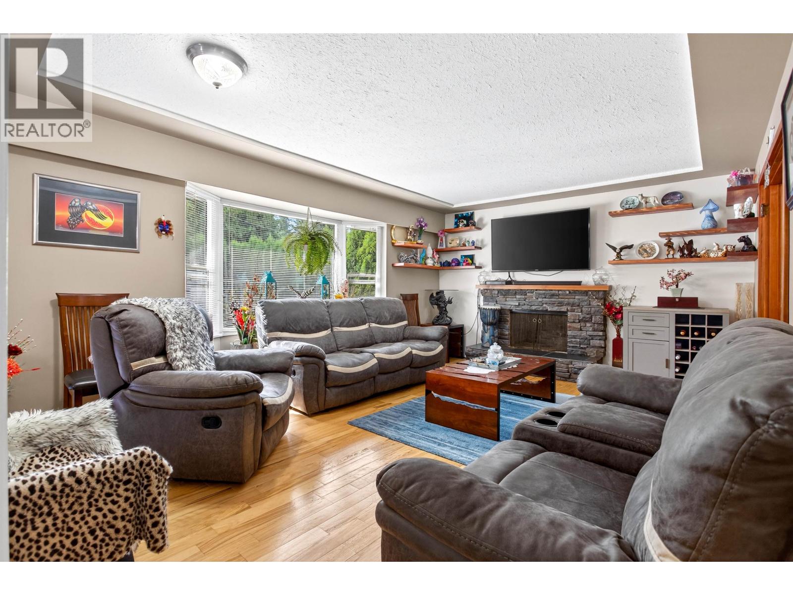Photo 13 of 12380 216 Street, Maple Ridge BC