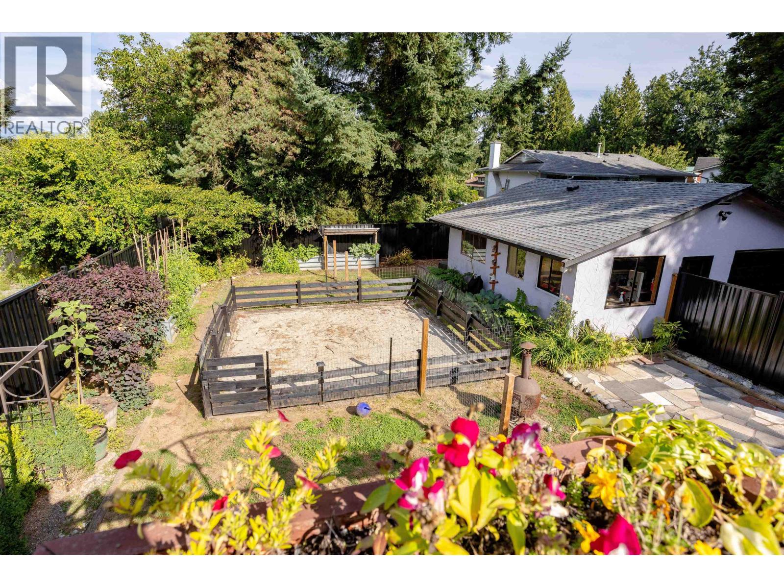 Photo 33 of 12380 216 Street, Maple Ridge BC