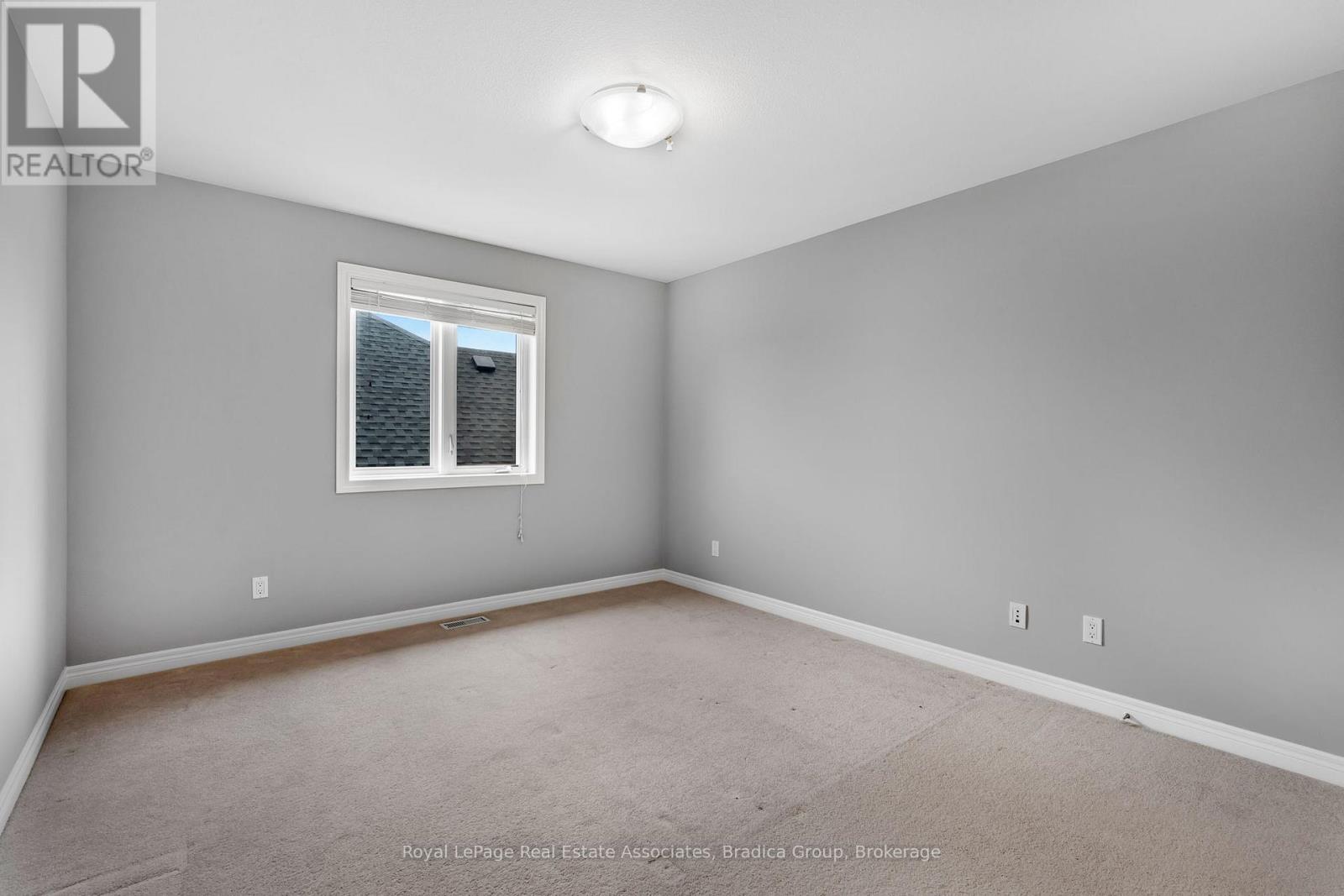 Photo 32 of 17 Trailwood Drive, Welland ON