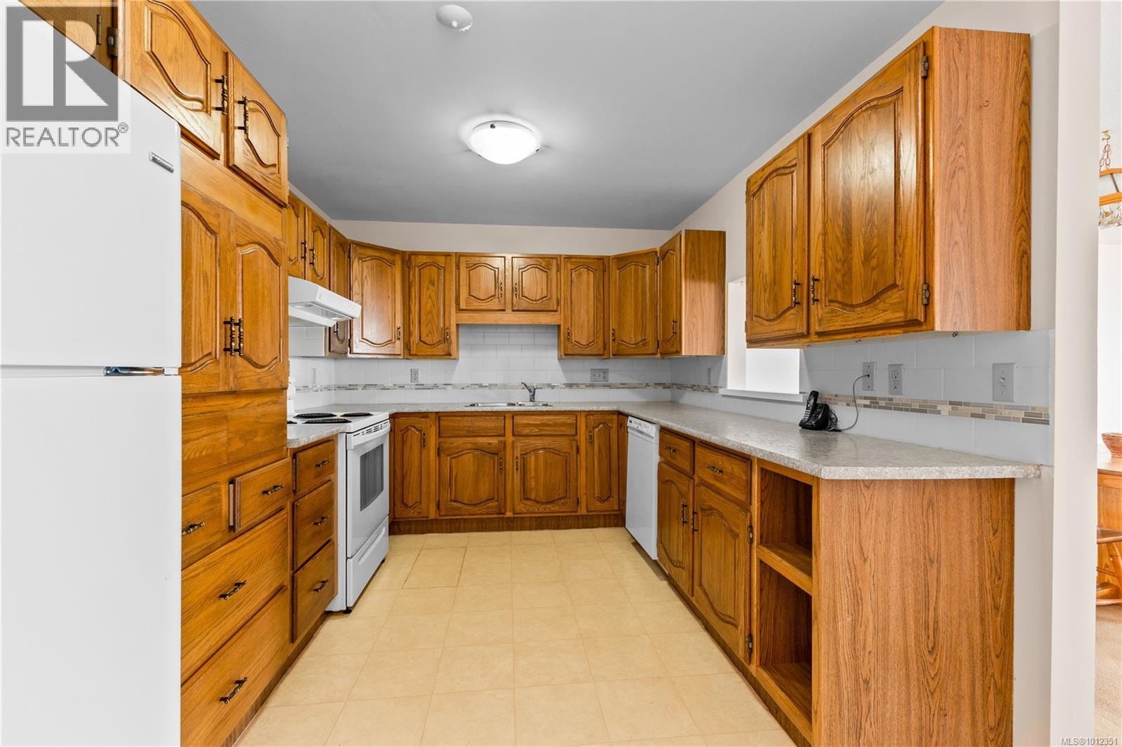 Photo 11 of 406 169 Island Hwy S, Campbell River BC
