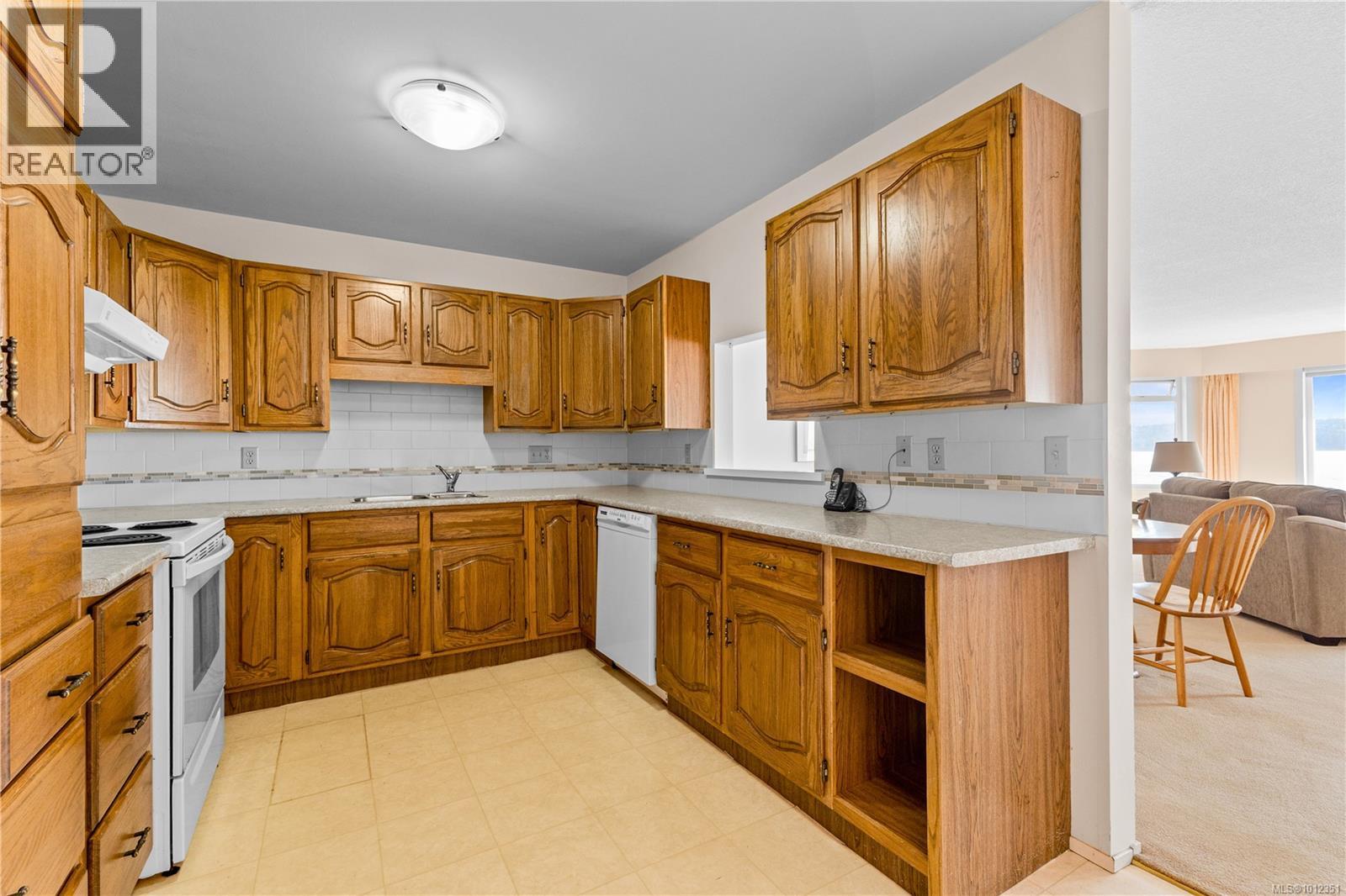 Photo 12 of 406 169 Island Hwy S, Campbell River BC