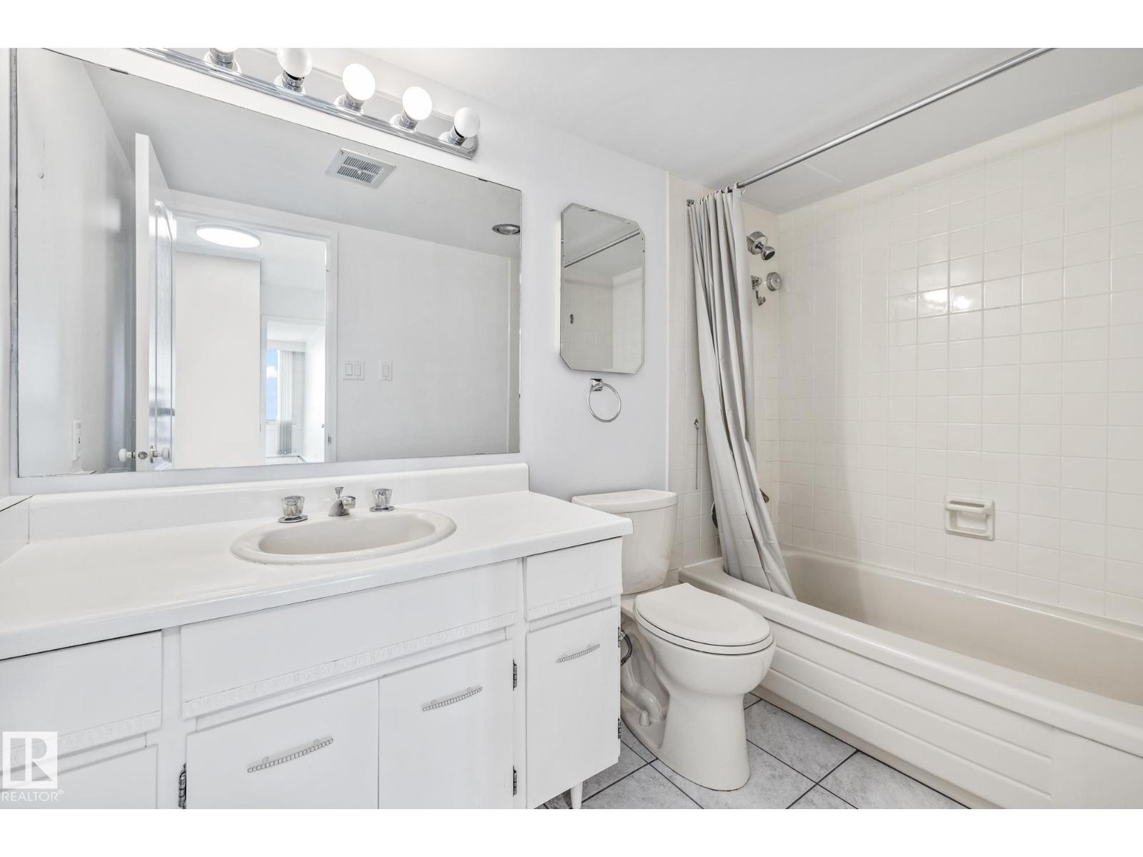 Photo 29 of 802 11920 100 Av Nw, Edmonton AB