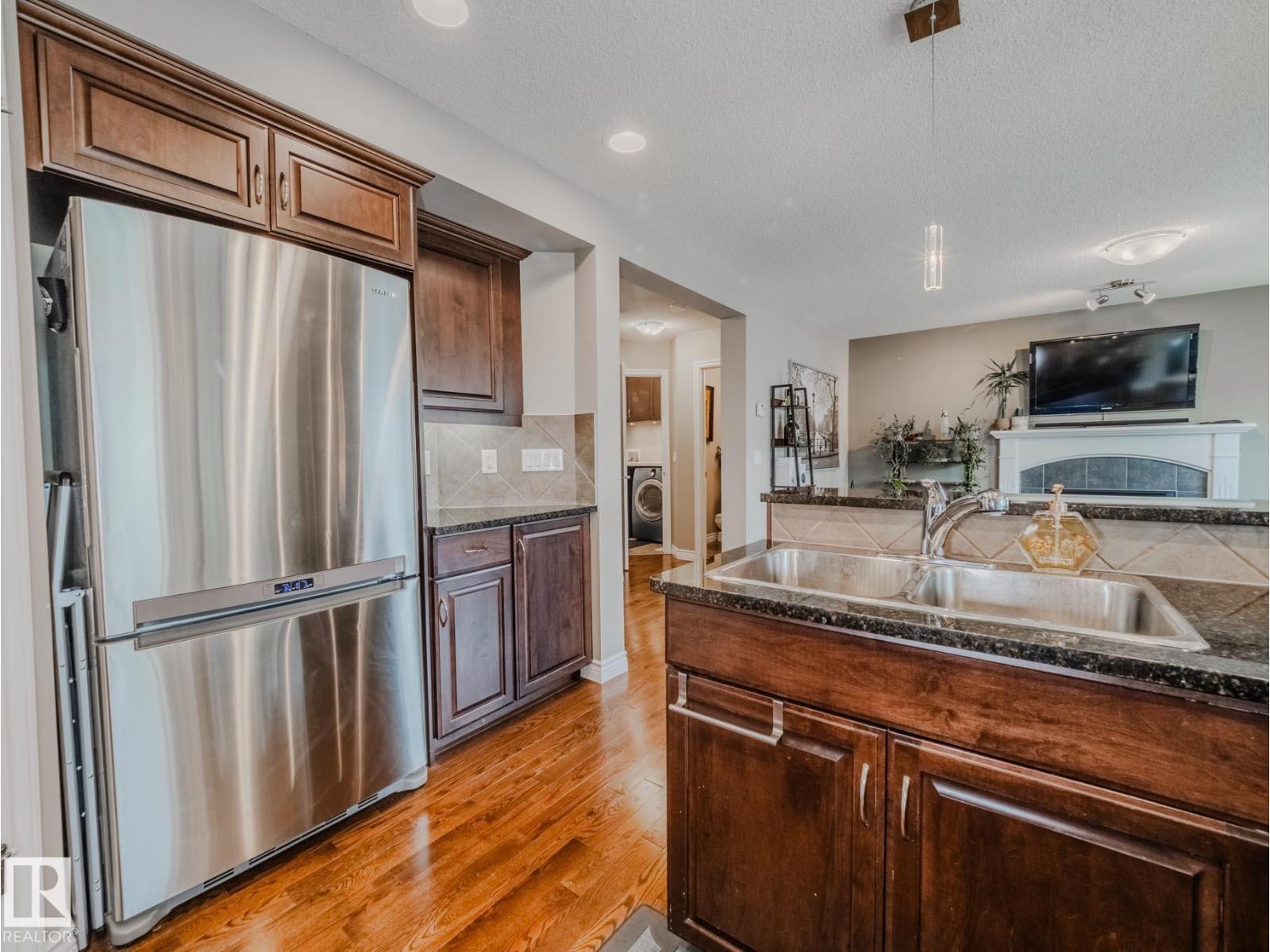Photo 7 of 1626 63 A St Sw, Edmonton AB