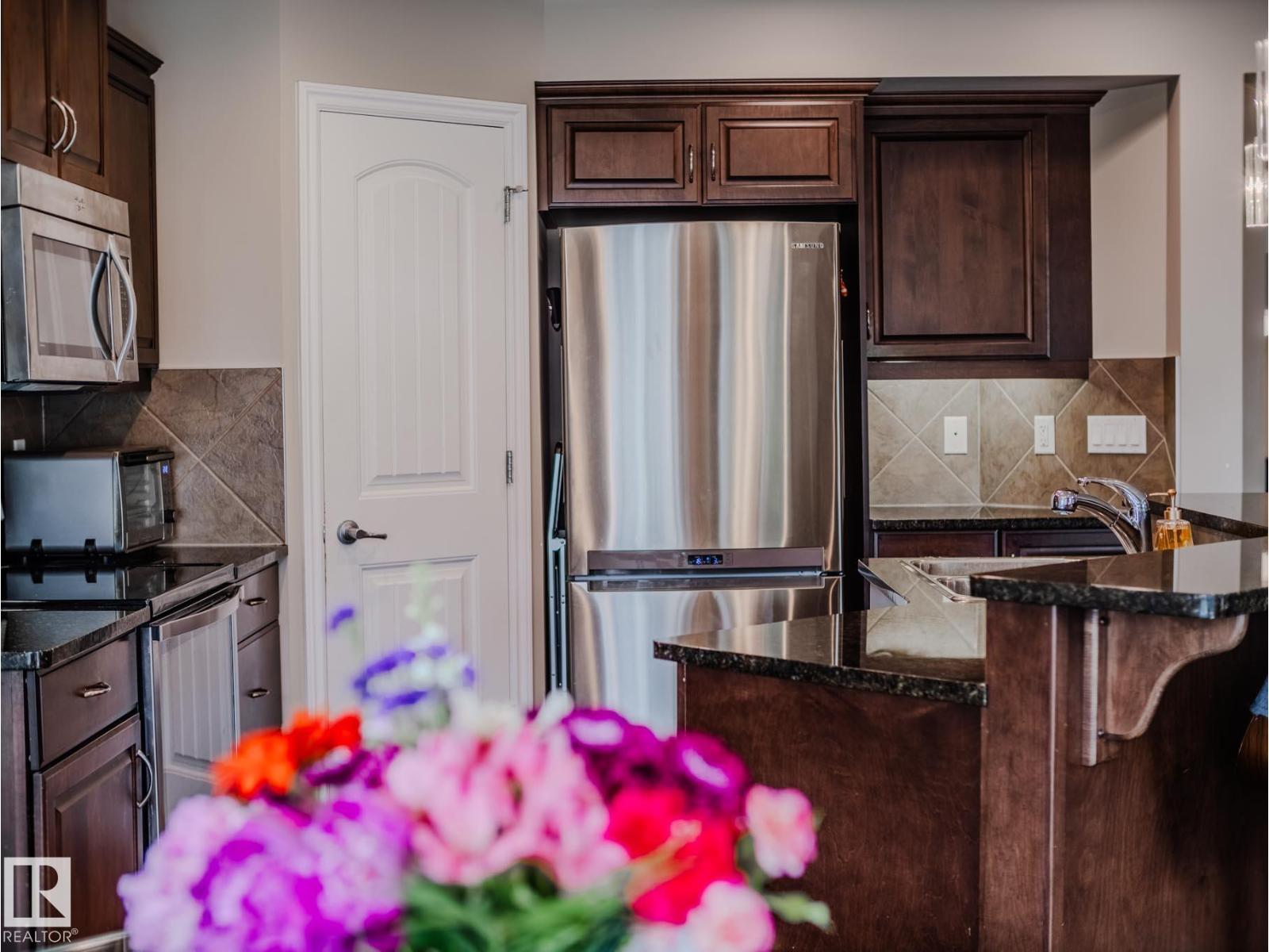 Photo 9 of 1626 63 A St Sw, Edmonton AB