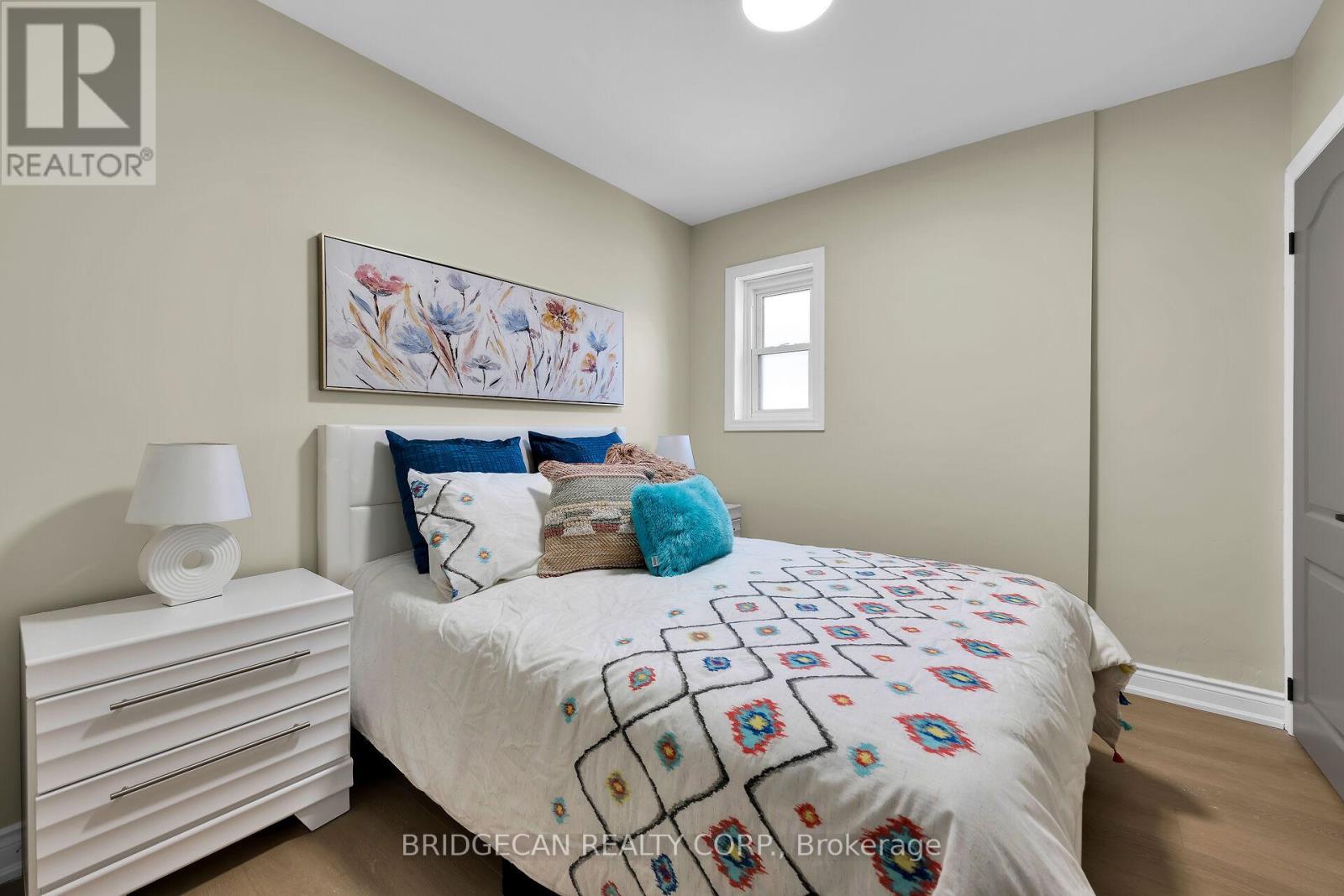 Photo 18 of 258 Brucedale Avenue E, Hamilton ON