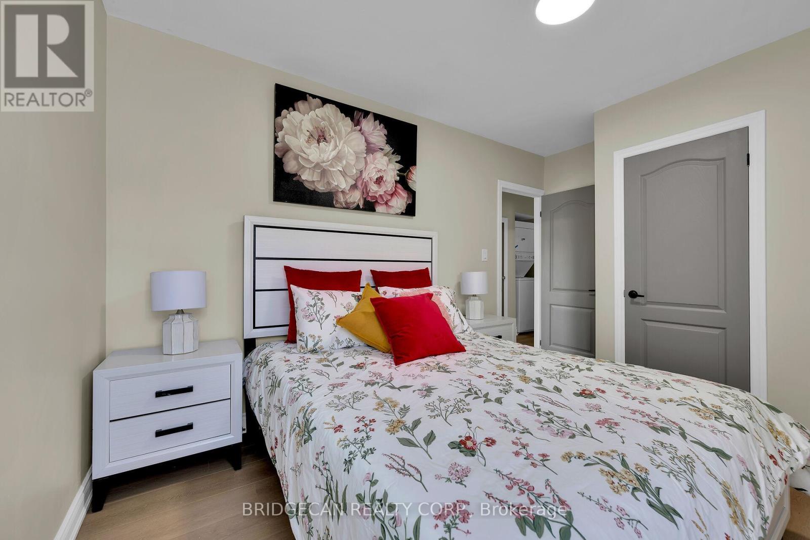 Photo 19 of 258 Brucedale Avenue E, Hamilton ON