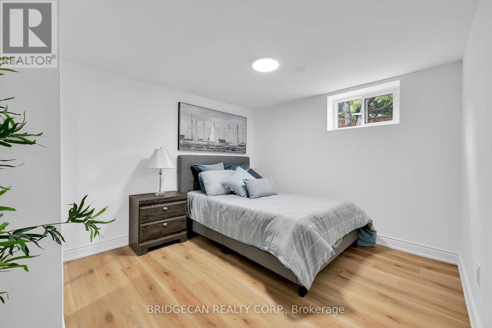 Photo 30 of 258 Brucedale Avenue E, Hamilton ON