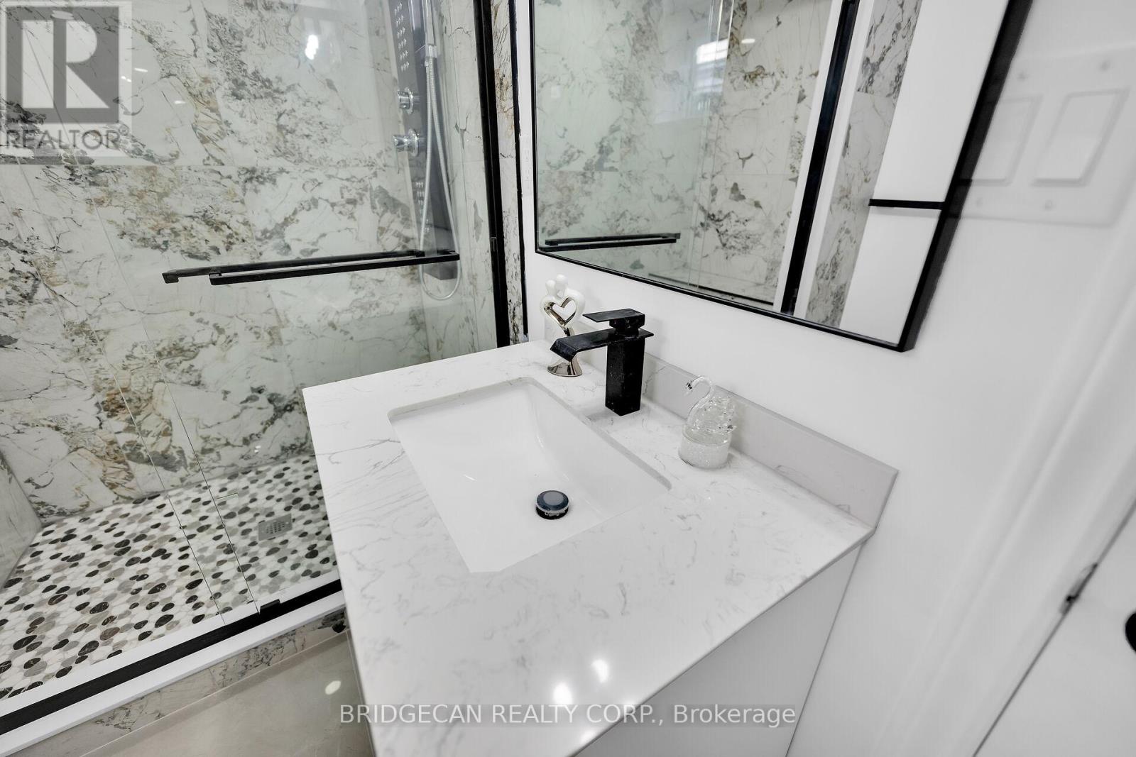 Photo 34 of 258 Brucedale Avenue E, Hamilton ON