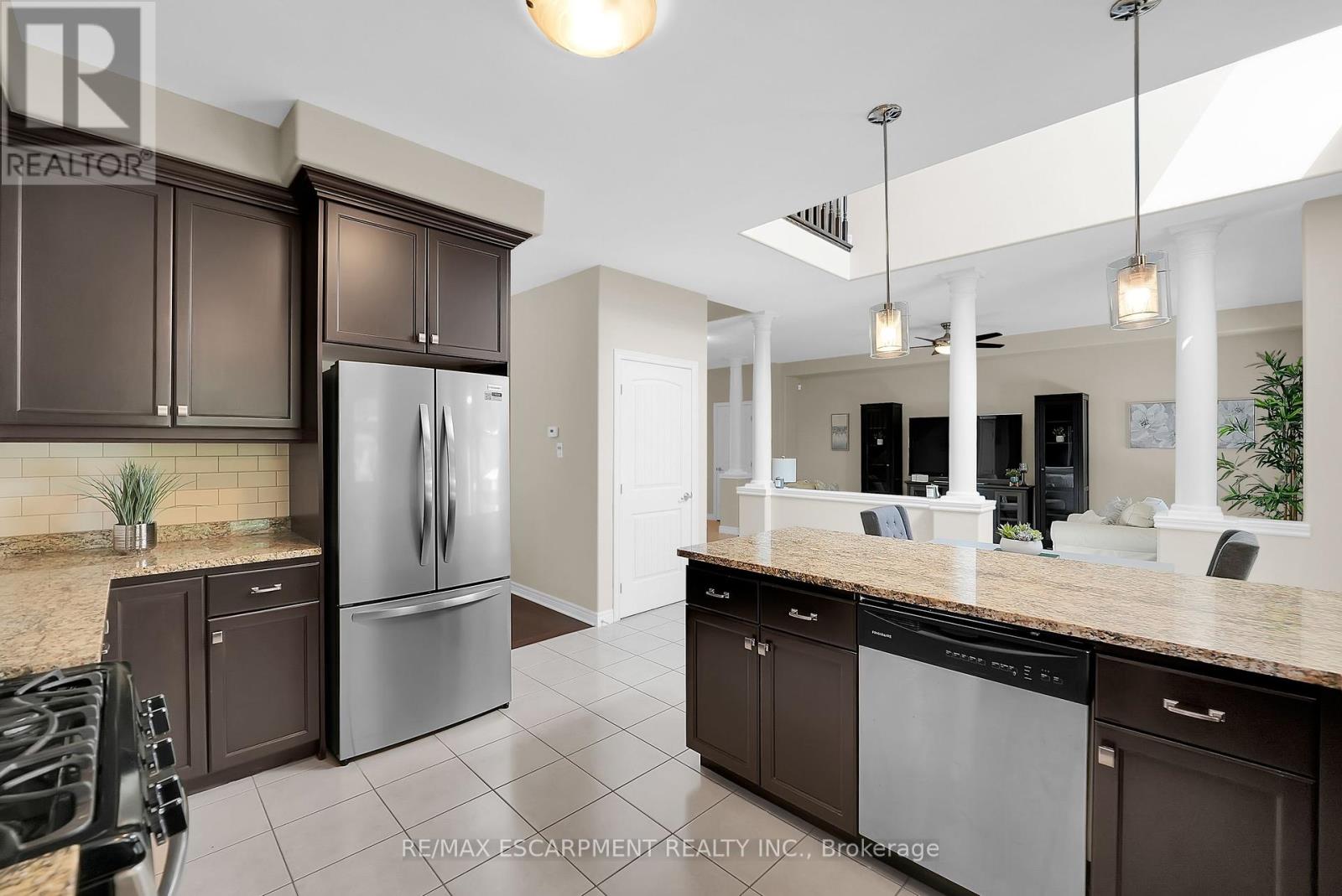 Photo 10 of 4896 Allan Court, Lincoln ON
