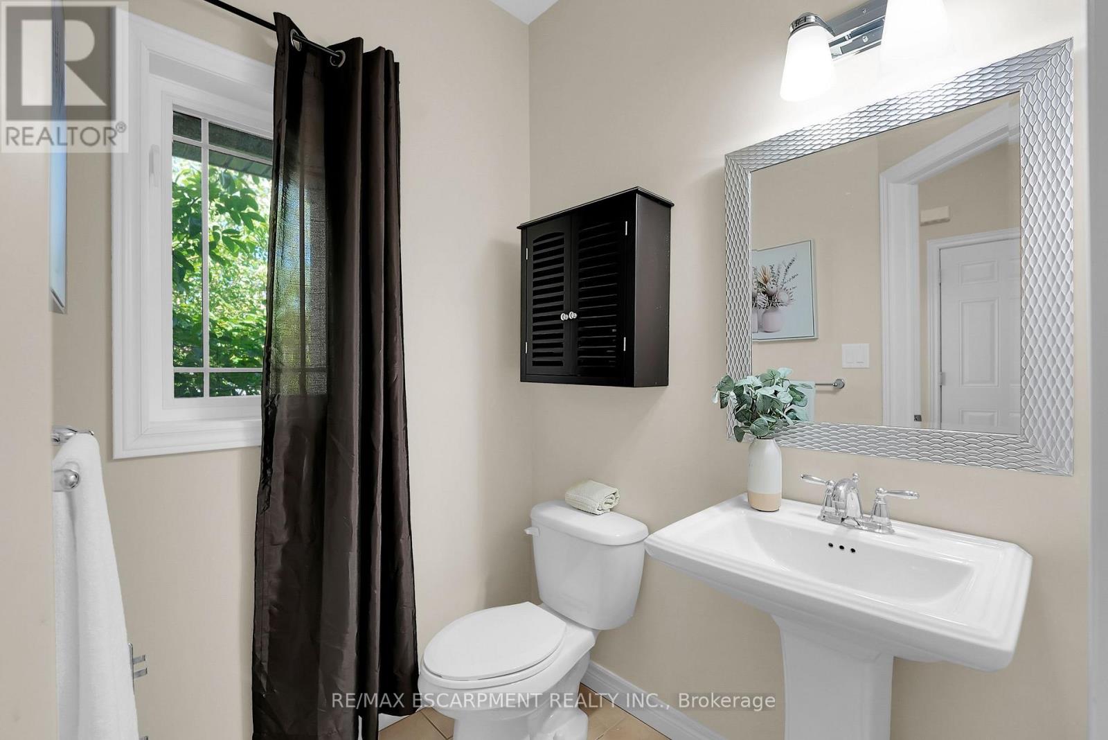 Photo 16 of 4896 Allan Court, Lincoln ON