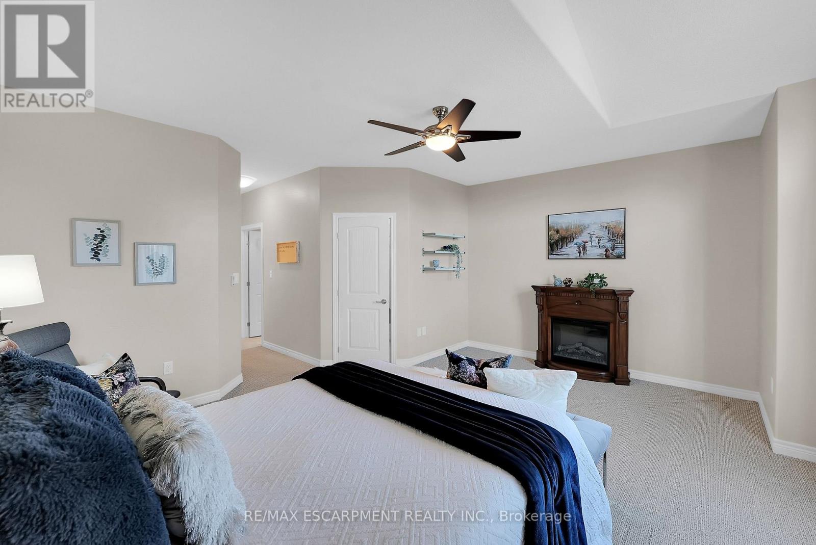 Photo 20 of 4896 Allan Court, Lincoln ON