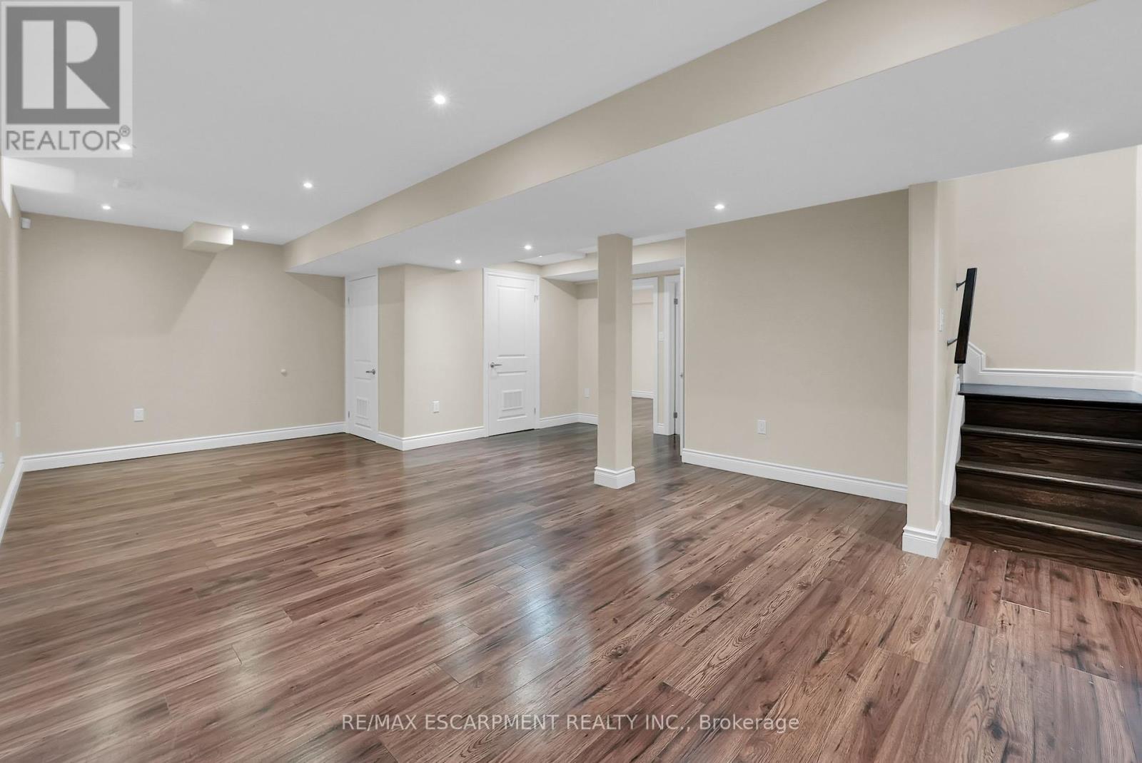 Photo 30 of 4896 Allan Court, Lincoln ON