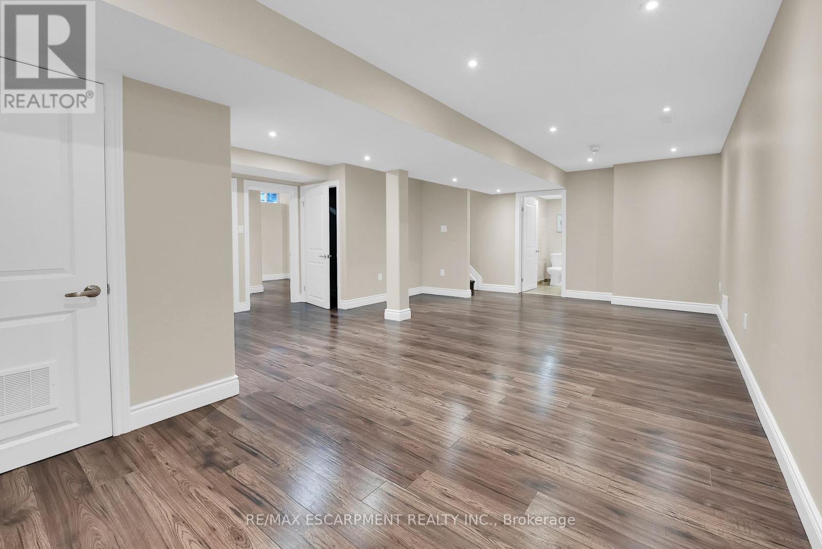 Photo 32 of 4896 Allan Court, Lincoln ON