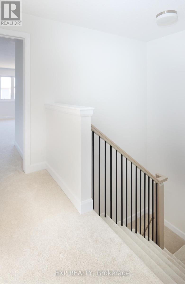 Photo 11 of 509 Roundhouse Crescent, Ottawa ON