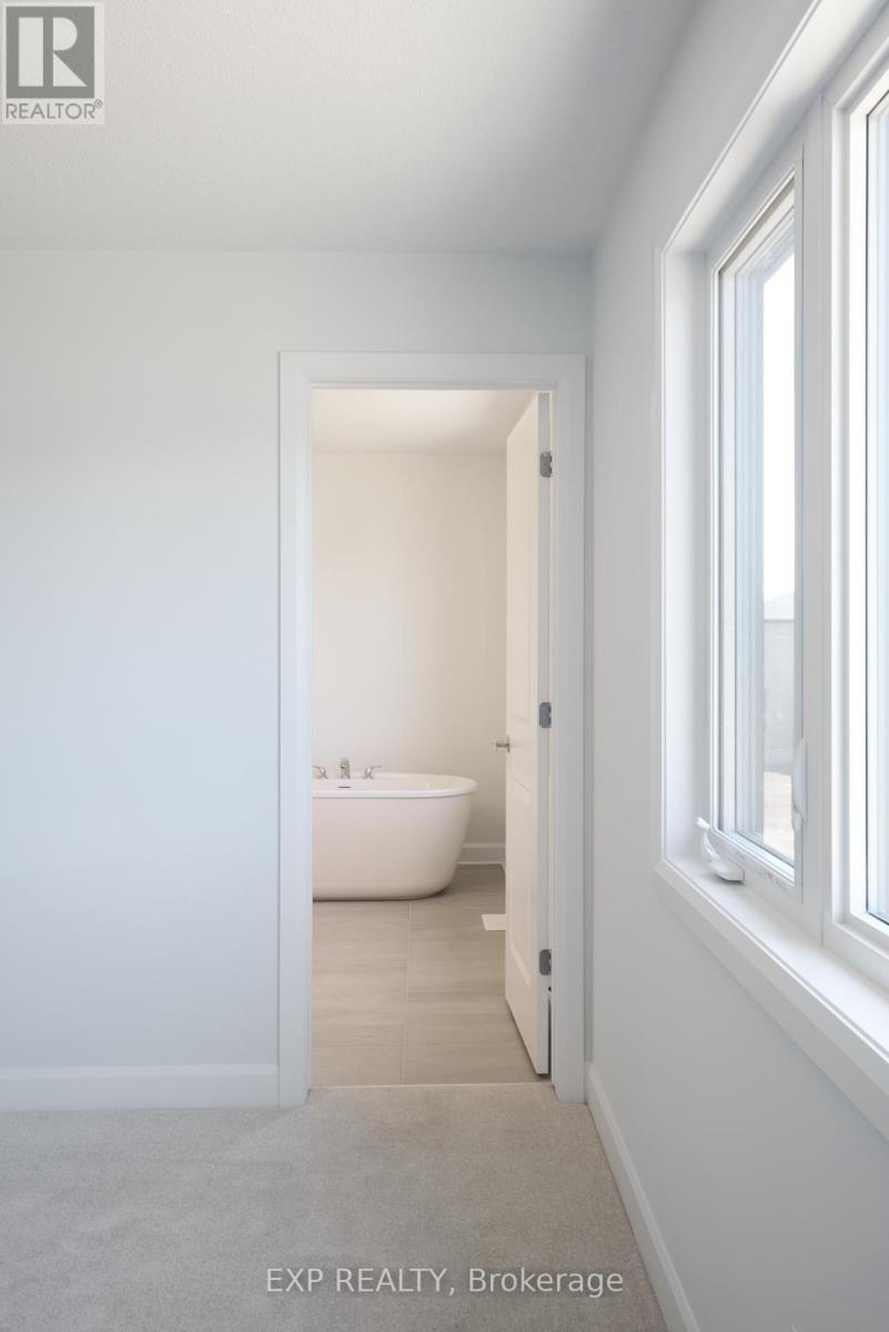 Photo 17 of 509 Roundhouse Crescent, Ottawa ON