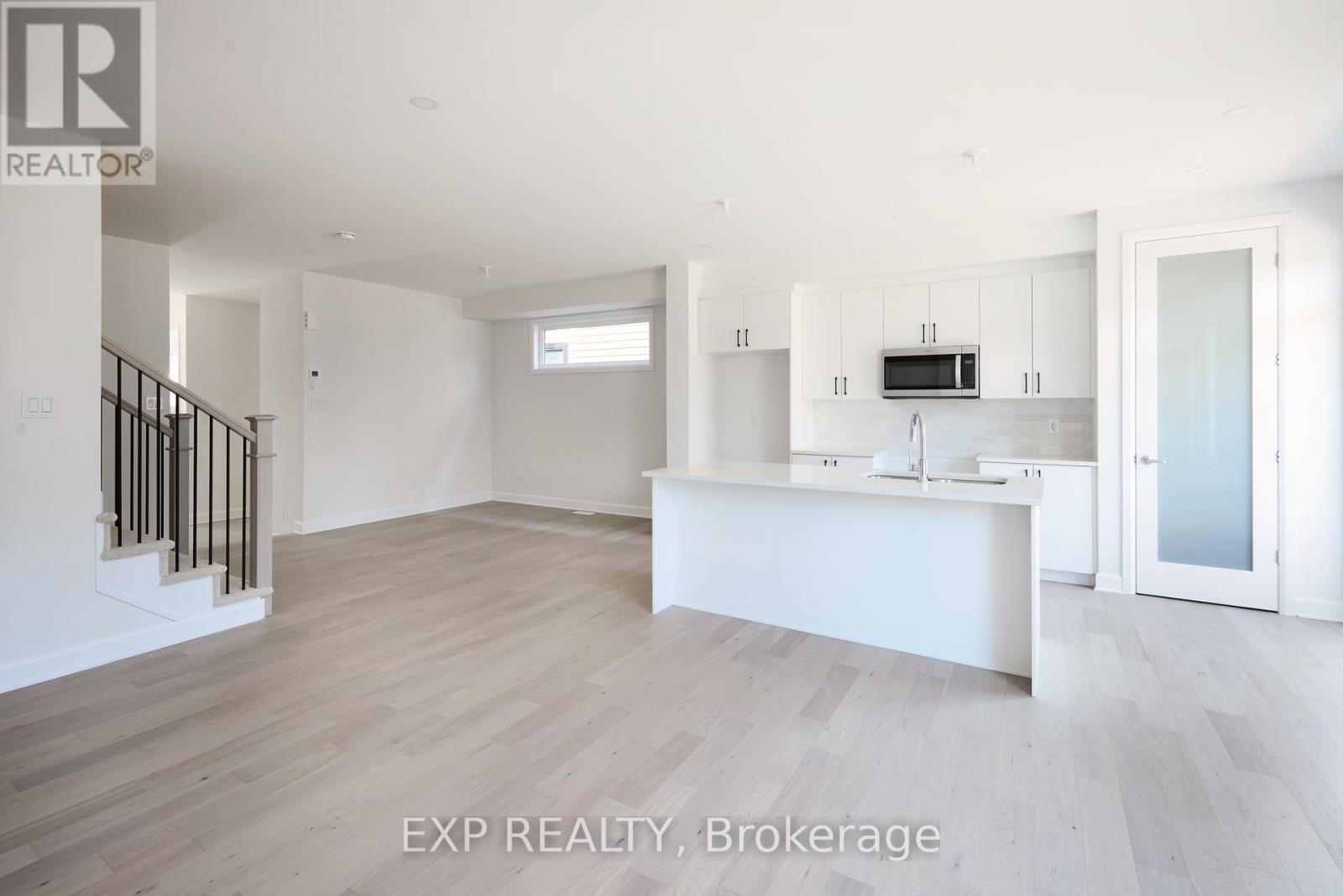 Photo 9 of 509 Roundhouse Crescent, Ottawa ON