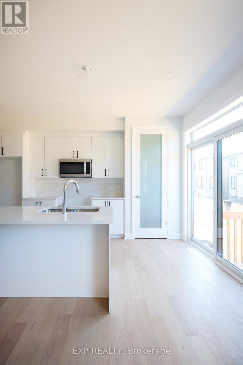 Photo 8 of 509 Roundhouse Crescent, Ottawa ON