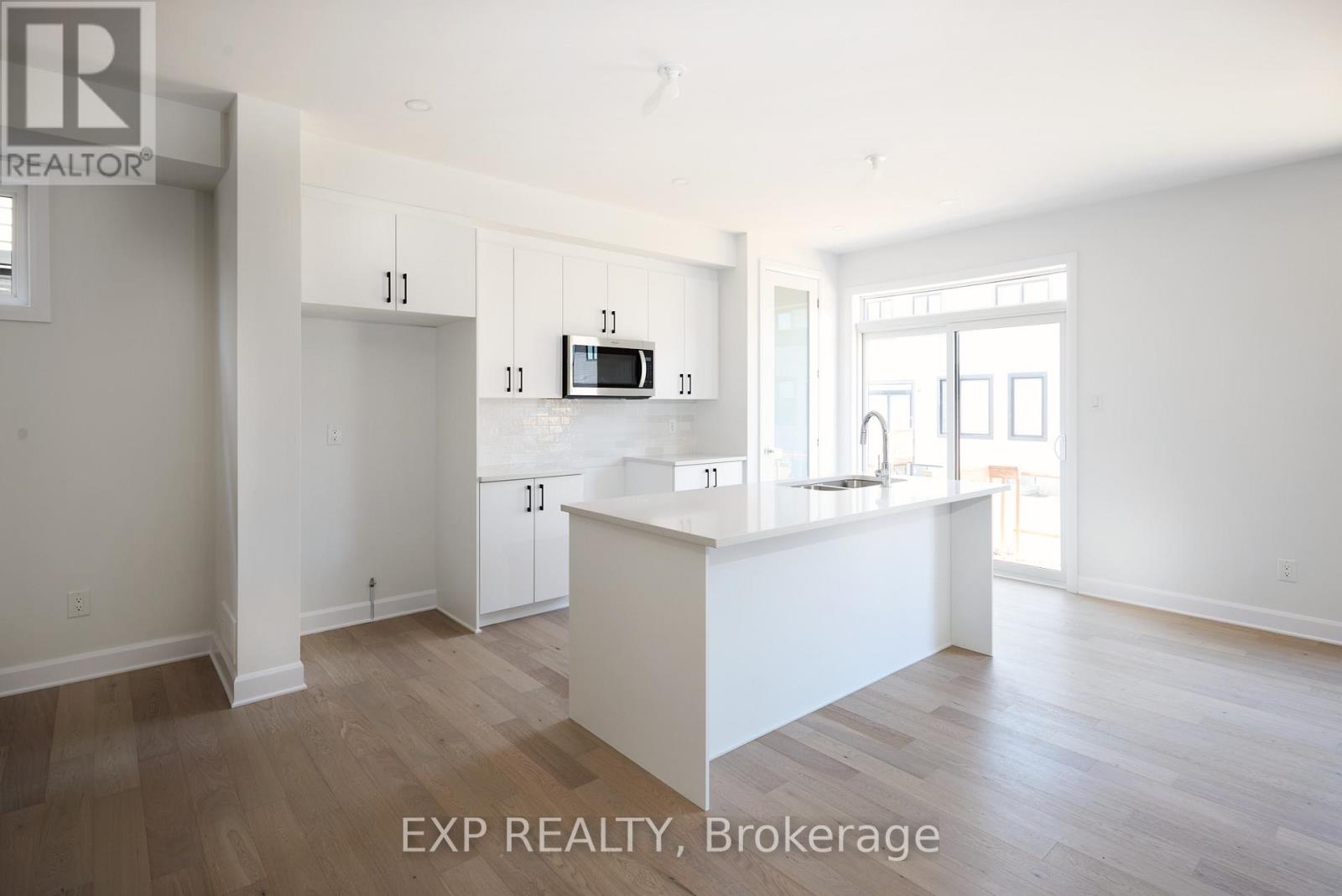Photo 7 of 509 Roundhouse Crescent, Ottawa ON